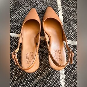Brand New Naturalizer Nude Kitten Heel Pumps